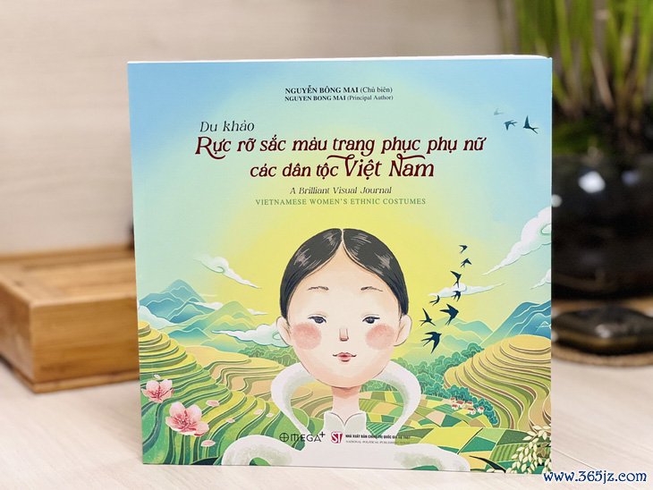 Đi 99 ngày， một triển lãm lớn và một cuốn sách， nhà báo Bông Mai quá 'lãi'? - Ảnh 1.